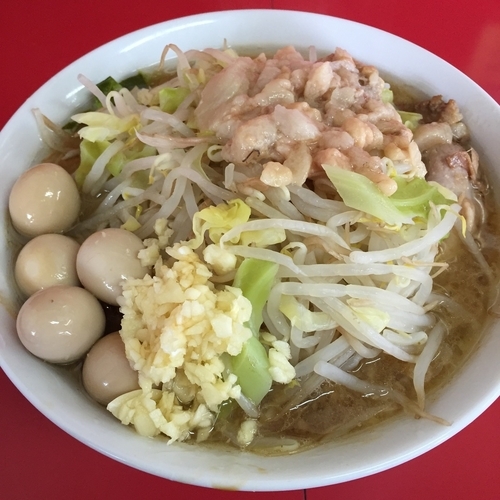 「小ラーメン(ニンニク、アブラ)￥700＋うずら￥100」@ラーメン二郎 茨城守谷店の写真