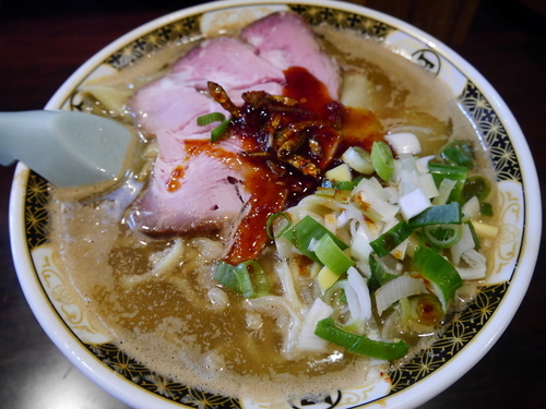 「煮干しラーメン 味濃いめ＋油多目＋辛銀ダレ2倍」@すごい煮干ラーメン凪 大久保北口店の写真