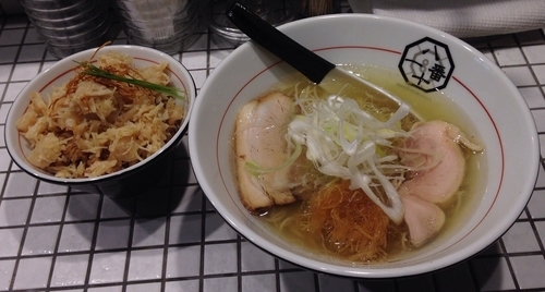 「ぶりのあっさり塩そば(限定)＋帆立飯(限定)」@81番の写真