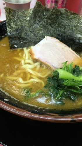 「ラーメン中盛（味薄め 麺固め 油多め）」@王道家の写真