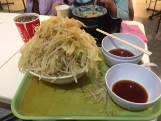 「ラーメン倍盛り　ヤサイトリプル」@ジャンクガレッジ イオンレイクタウンmori店の写真