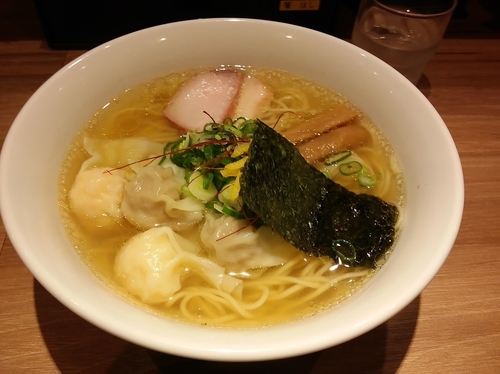 「白旨ニコニコワンタン麺」@中華soba いそべの写真