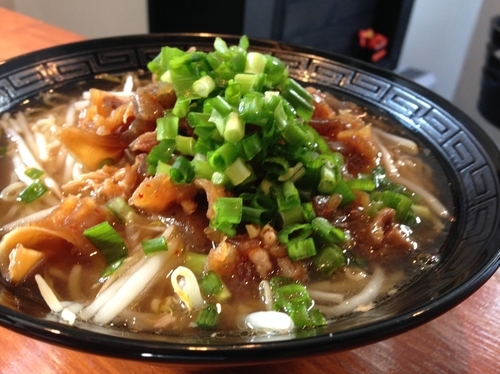 「焦がしにんにく醤油 牛スジラーメン」@会員制ラーメン店 天歩の写真