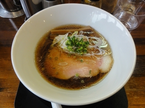 「醤油らーめん」@自家製麺ばくばくの写真