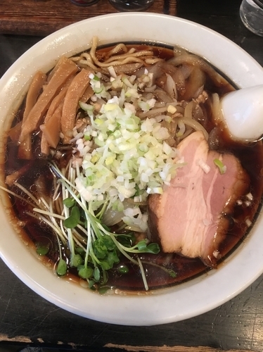 「じらい屋ラーメン（醤油）750円、とりたま150円」@ラーメン工房 じらい屋の写真