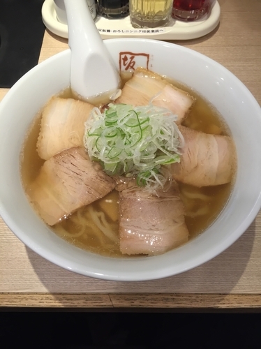 「喜多方ラーメン  太麺  650円」@喜多方ラーメン坂内 新宿西口思い出横丁店の写真