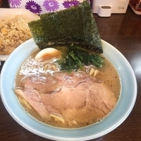 いつもの六角ラーメン680円硬め濃いめ、半額チャーハン200円
