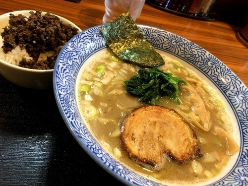 「濃厚鶏魚介ら～めん＋今日のミニ丼」@らーめん鈴家の写真