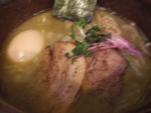 「玉子入り飯野さんのらーめん ８００円」@ラーメン酒場 晴江戸の写真