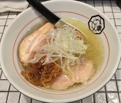 「ブリあっさり塩そば＋バルサミコ味玉（￥800＋￥120）」@81番の写真