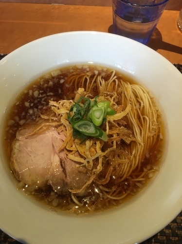 「玉葱中華そば500円、日曜日の煮干しそば750円」@柴崎亭の写真