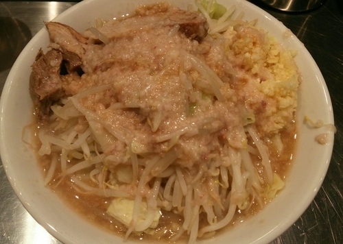 「ラーメン　ニンニクアブラ　750円」@ジロリアン 赤坂店の写真