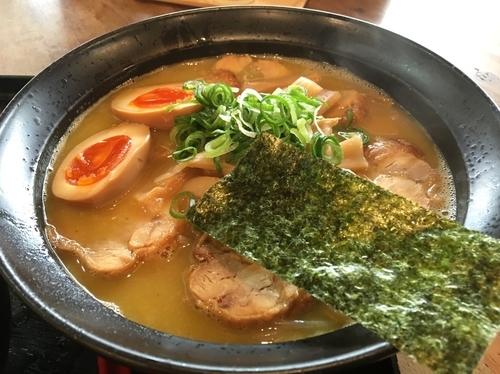 「鶏白湯ラーメン 全部のせ」@超濃厚鶏白湯拉麺 初代なかがわの写真