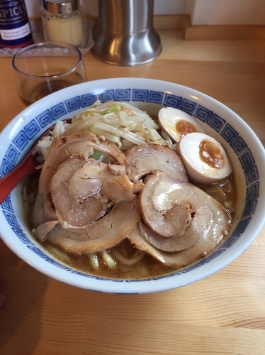 「濃厚中華そば」@麺屋くぼたの写真