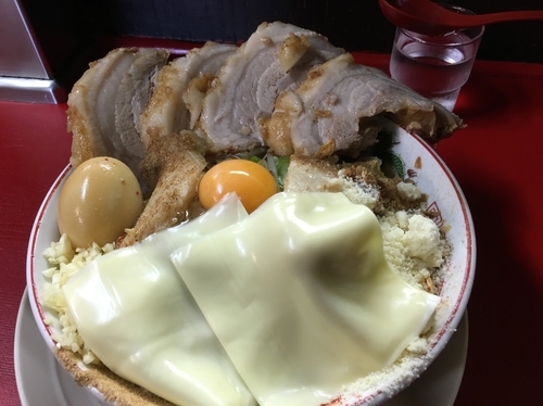 「醤油汁なし＋豚増し＋味玉＋Wチーズ」@豚男 -BUTAMEN-の写真