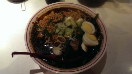 「麻辣BLACK麺、大盛」@蒙古タンメン 中本 渋谷店の写真