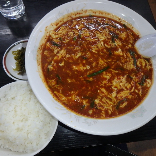 「カレ麺(9辛)(950円)、ごはん小(150円)」@元祖辛麺屋 桝元 愛宕店の写真