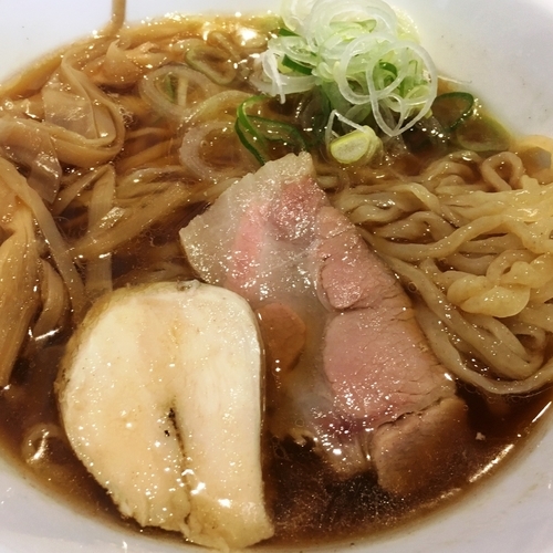 「醤油らぁめん（大盛）太麺（ミルフィーユ麺）選択」@麺.SUZUKiの写真