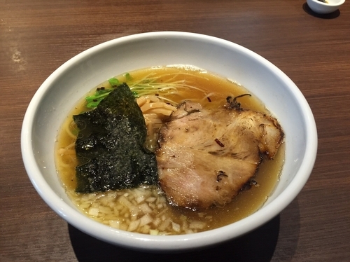 「淡麗煮干ラーメン＋賄いご飯＋替玉 1100円」@自家製麺 まかないへきるの写真
