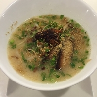 赤とんこつラーメン  770円