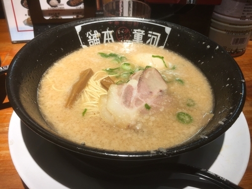 「河童らーめん半チャンセット」@河童ラーメン本舗 米国村店の写真