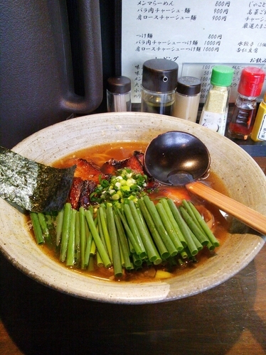 「バラチャーシュー麺醤油 小ネギトピ」@麺や 桜風の写真