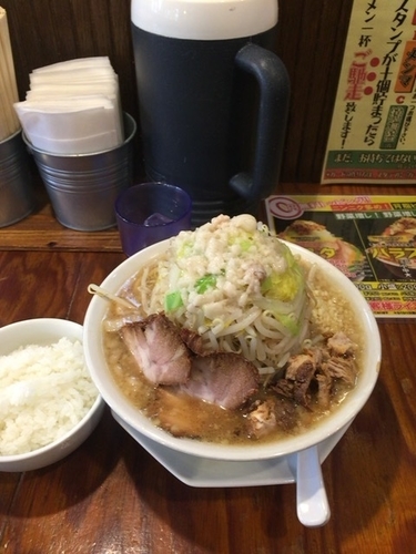 「ラーメン小702」@ガツ盛りラーメン バンブル 西浦和店の写真