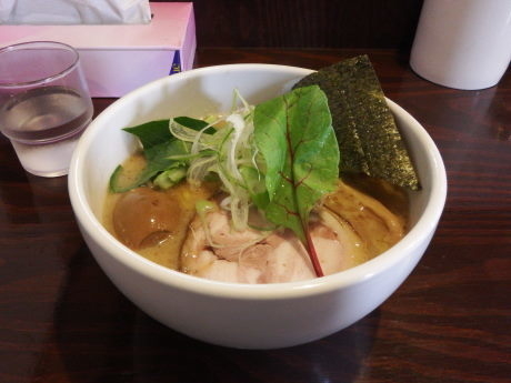 「しょうゆ+味付け玉子」@麺の房 たけ田の写真