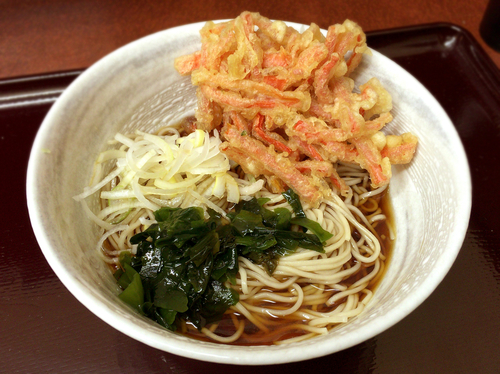 「にんじん天そば(420円)」@信州生そば みのがさ 神田和泉町店の写真