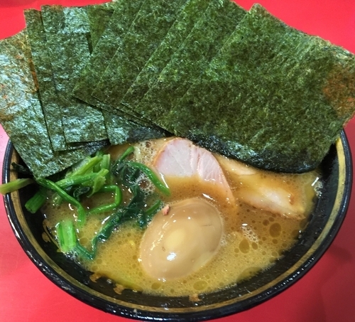 「チャーシューメン＋味玉＋海苔（￥750＋￥60＋￥50）」@家系総本山 ラーメン吉村家の写真
