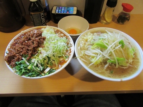 「小ラーメン豚入り（８５０円）＋味玉１００円」@豚星。の写真