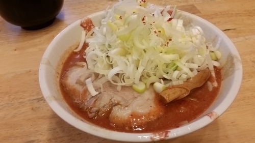 「辛味噌ラーメン　900円  ネギ盛り100円」@麺処 慶の写真