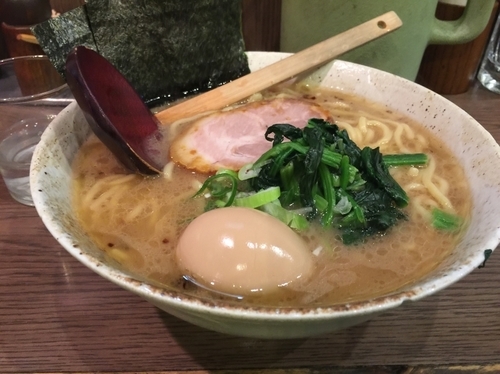 「味玉ラーメン大盛♪( ´θ｀)ノ」@豚骨らーめん 越後屋の写真