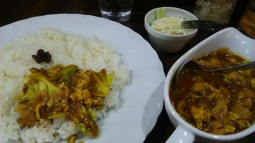 「ベーコンエッグキャベツカレー 870円 ＋ 3辛 60円」@カレーキッチン コロンブスの写真