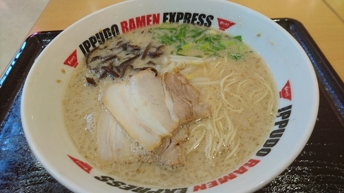 「博多とんこつ」@一風堂 越谷レイクタウン店の写真