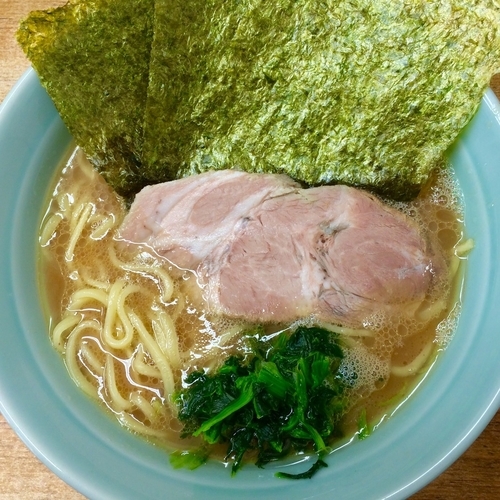 「とんこつ醤油ラーメン・並盛り¥650円」@横浜ラーメン 武蔵家 志木店の写真