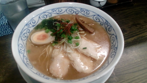 「あら焼鶏白湯そば （750円）+大盛（100円）」@あら焼鶏白湯 カシムラの写真