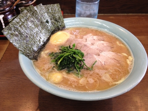 「チャーシュー麺中盛り＋味玉   1100円」@寿々㐂家の写真