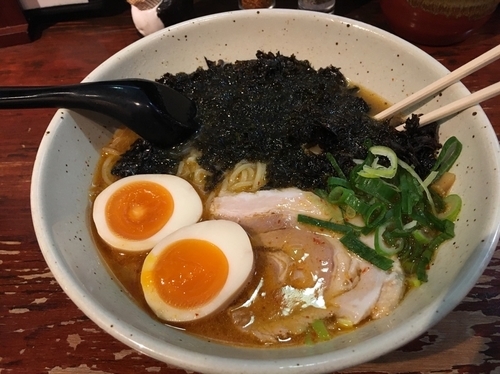 「辛塩岩のり煮玉子らーめん【920円】」@信楽茶屋 横浜鶴見本店の写真