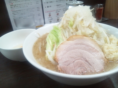 「醤油麺少なめ、豚1枚、やさい、酸っぱめ2、にんにく、750円」@ラーメンいつきの写真