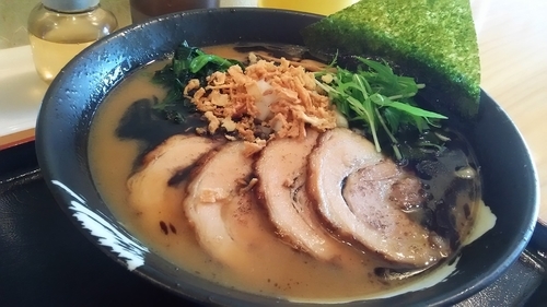 「黒こってりチャーシュー麺」@朝日屋の写真