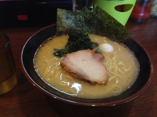 「ラーメン大 790円」@横浜家系ラーメン 大岡家 鶴川店の写真