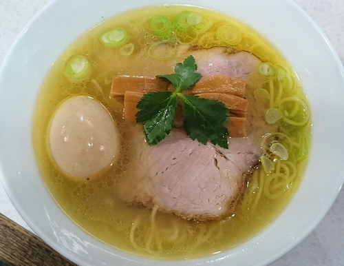 「名古屋コーチンの味玉入り 塩ラーメン」@ラーメン星印の写真
