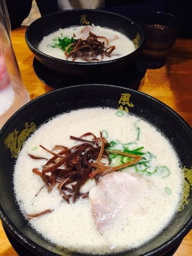 「とんこつラーメン」@博多風龍 中野サンモール店の写真