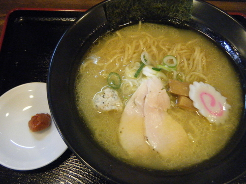 「濃厚鶏塩そば+Sﾎﾞｰﾙ2号(ﾗｰﾊﾟｽ500+100円)」@らぁ麺 おかむらの写真