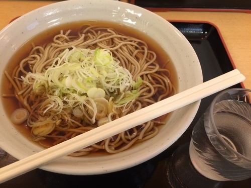 「かけそば【250円】」@梅もと 多摩川店の写真