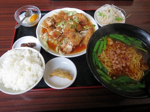 「油淋鶏ランチ ５５０円 ※プラス１００円で台湾ラーメンに変更」@台湾料理 天偉の写真