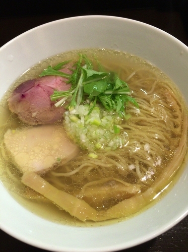 「塩らぁ麺 750円」@らぁ麺 すぎ本の写真