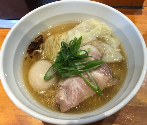 「わんたん麺・汐＋半熟玉子（￥750＋￥100）」@麺処さざ波の写真