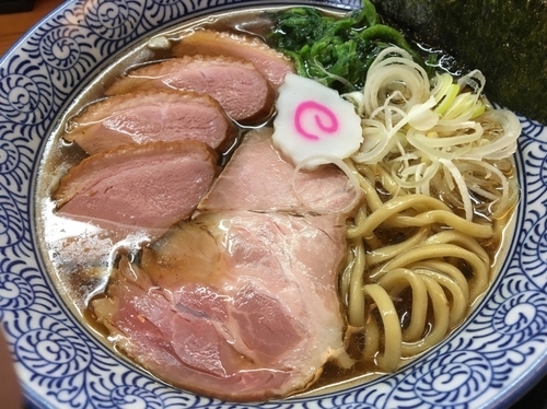 「醤油そば730円、鴨チャーシュー230円」@麺匠 而今の写真